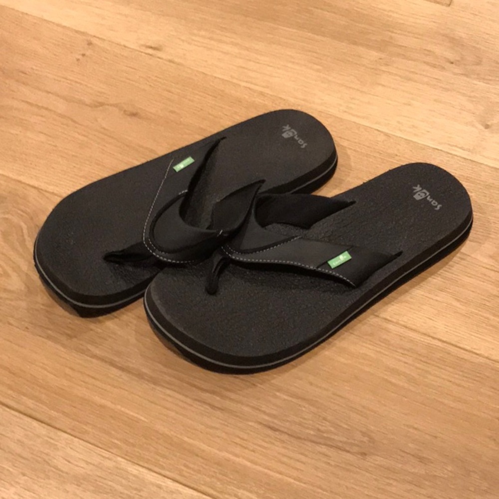 Men’s Black Sanuk Sandals